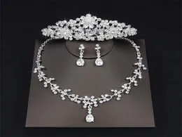 2018 Luxo Drop Rhinestone Jewelry Conjunto de colar Coroa Tiaras Coroa Brincos de cabeça de cabeça de três peças Party Bridal ACC9648752