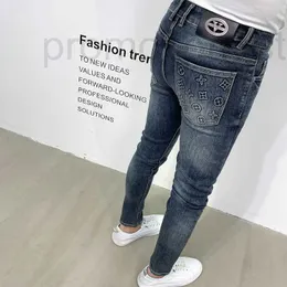 Jeans de jeans masculino Jeans masculinos da moda Autumn Novo Versátil Blue Blue Corean Version Slim Fit Small Foot 2023 O9VD