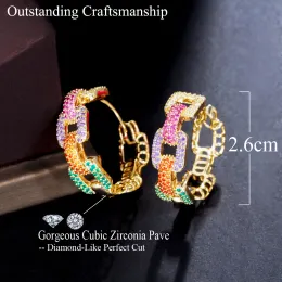 Cwwzircons Neue trendige farbenfrohe Mikropaven -Cz Stones Gold plattiert geometrische kubanische Kettenkettenglieder Hoop -Ohrringe für Frauen Schmuck CZ345