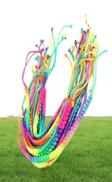 Helt nya 50 PCSlot Fashion Colorful Handknit Nylon Charms Armband Cord Friendship Armband Rainbow Color2359014