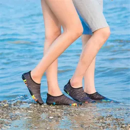 Sandali in spiaggia Sand Special Dimensioni Flip per uomini Scarpe da uomo Original Sneakers Sfreakers Sports Boty