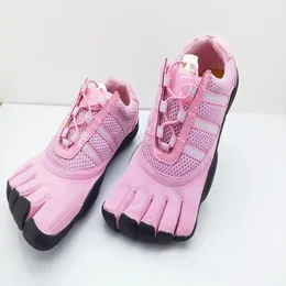 Mężczyźni kobiety 5 palców buty na świeżym powietrzu sportowe buty do biegania oddychające szybkie suche lekkie pięć palców trampki plus rozmiar 44 45 240329