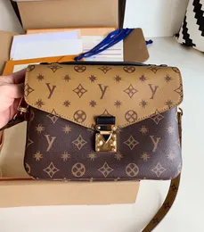 Kadınlar Lüks Designers çanta çanta 2024 kadın çanta lady messenger moda omuz çantası lüks crossbody lousis vouton çantaları tote gıda cüzdan