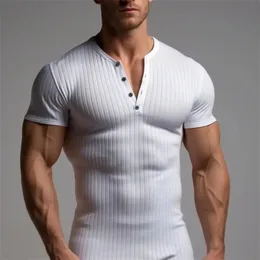 Mens Dişli Tişör Yazan Spor Fitness Kıyafetleri Kas İnce Fit Kısa Kol Vneck Yakası Günlük Tops 240327