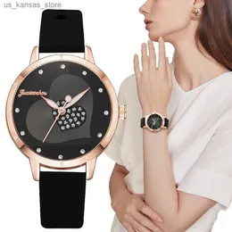 Avanadores de punho Mulheres Mulheres Es Simply Heart Crystal Ladies Quartz Wristes Feminina Feminina Black Sile Relógio Kobieta Zegarek240409