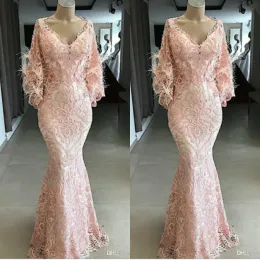 Yosef aljasmi 2024 Abendkleider gegen Nackenspitze applizierte rosa Feder Meerjungfrau Prom Kleider Langarmes Sweep -Zug Spezialanlass Kleid