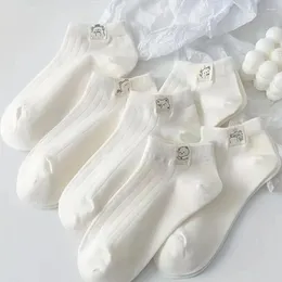 Damskie skarpetki 5 par kobiet Śliczna stała kolor wiosenna jesień moda czysta biała zestaw wysokiej jakości wygodne niskie rurkę kawaii kostkę
