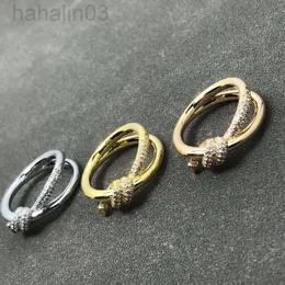 Desginer Tiffanybracelet Tiffanie T Family Ring Twist Rep Ny produkt med Diamond Ring Fashion Design Avancerad personlighetsfjäril Knut Rope Winding Ring