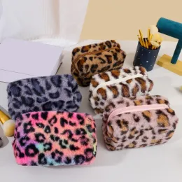 New Leopard Print Print Plush Bolsa Cosmética Bolsa de Maquiagem Portátil Taleolas portáteis Skincare Product Storage Bag Organizador de maquiagem