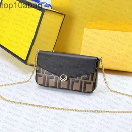 Fendig Bags F Bag ff Bag Single Luxury Woman Envelope geprägt importiertes Kuhwidscher Mode 2024 Persönlichkeitskette Crossbody Designer Flip Fendidesigner