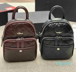 2024 Mini Backpack Lacquer Leather Luxury Designer Bag Women School School Moda Bolsa de ombro de designer Bola de mochila