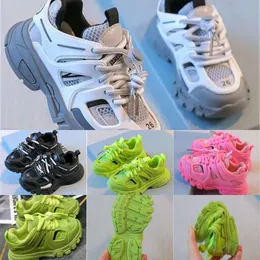 2024 Nya sommarskor Kids Luxury Designer Sneakers Spring Autumn Handla barn Sko pojkar flickor sport barn baby ungdomstränare spädbarn atletisk sneaker