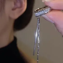 Silberfarbe Kristall Tassel Nicht-Piercing Manschettenohr-Ohrclip-Ohrring für Frauen glänzende Strasskette gefälschter Knorpel Piercing Schmuck