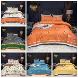 Set di biancheria da letto Copertura del piumino di cavalli di lusso Set di moda colorato in tessuto di cotone in raso con caduta di federa con drop