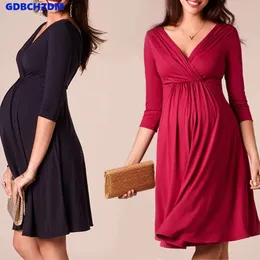 Ammande klänningar moderskapskläder för gravida kvinnor kläder solid vneck graviditet mor bär kvällsklänning 240326