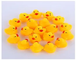 1000PCSLOT Hela mini Rubber Bath Duck PVC Duck med Sound Floating Duck Fast Delivery Swiming Beach7081290