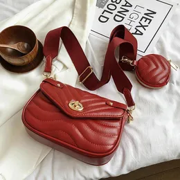 Cadeia de moda de bolsa feminino feminino designer de luxo de banda larga Mensageiro Pacote de alta qualidade de couro PU Senhor