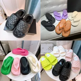 Luxes Designer slippers C foam mules womens famous brand new sandals quilted pattern thick bottom Sliders Outdoor Mule Flats waterproof beach pool Slides Flip Flops