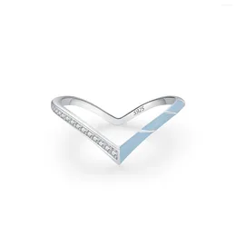 Clusterringe Modelle S925 Sterling Silber Letter V-förmiger blauer Diamantring für Frauen mit europäischer und amerikanischer grenzüberschreitender Persönlichkeit