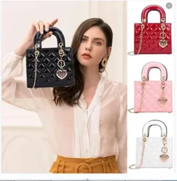 2024 New Cross Body Evening Bags 여성용 럭셔리 가방 기획 젤리 가방 캔디 컬러 플랩 미니 디자인 숙녀 어깨 체인 토트 메신저 크로스 바디 핸드백 백팩