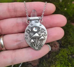 Naszyjniki wiszące kryształowy kwarc czarownice półksiężyc potrójny grzyb Forrest okultystyczna pogańska biżuteria dla kobietPendant1146883