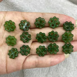 Hänge halsband naturliga 100% äkta grön Hetian Jade Carve Clover Beads Halsband Pendant Armband Tillbehörsmycken för kvinnor Män Lucky Gifts 240410