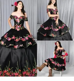 2021 Black Quinceanera Dresses Charro Löstagbar kjol Floral broderad från axeln Sweet 16 Dress Mexikansk tema Plus storlek 2120151