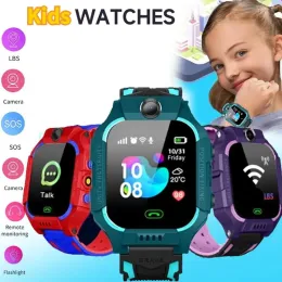 Смотреть детские интеллектуальные часы телефонные звонки детские часы для мальчика голосовой чат девочка Sos двойная камера Lemfo Kids's Gift ios Android