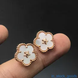 Seiko Edition 최고 브랜드 Vancefe Earrings Vgold Four Leaf Clover Earrings Female Plum Blossom Earrings와 Diamond Innay 디자이너 브랜드 로고 Engrave Earring