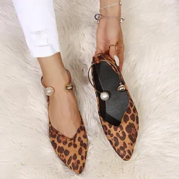 Casual skor leopard kvinnliga sneakers kvinnor pärla dekoration pekade tå loafers med päls lägenheter modis höst grunt mun Beadi
