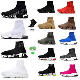 2024 Luxury Shoe 2.0 Khaki Race Runner Men Socks Running Shoes Designer Sneakers Chaussures Sneaker Hastigheter Lovers Pet Trainer 35-46 P41