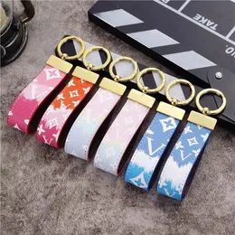 Fashion Key Buckle Car Keychain Handmade Leather Keychains Men Women Bag Pendant Accessories 16 Color