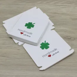 Atacado 10pcs 8.5x8.5x1cm DIY tamanho pequeno Jóias de jóias Caixa de embalagem CLOVER MADENTO COM PACOTO DE PACOLO DE GREST AMOR Caixa de casamento