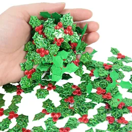 100pcs 3.5cm 크리스마스 장식품 녹색 홀리 잎 홈 크리스마스 새해 파티 장식 식물 DIY 선물 상자를위한 레드 딸기 실크 잎