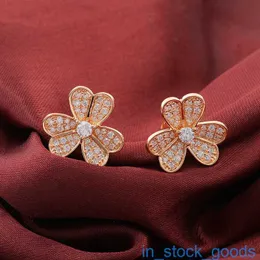 Seiko Edition Top Brand Vancefe Earrings New 14K Flower Earrings 선물 디자이너 브랜드 로고 Engrave Earring으로 여성을위한 귀여운 작은 신선한 귀걸이 및 귀걸이