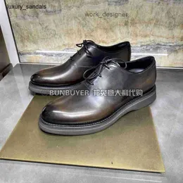 Berluti Mens Dress Shoes أحذية جلدية حذاء إيطالي شراء وكيل شراء إيطالي 23 خريف الخريف أليسيو الكربون الخشب أحذية جلدية بنية أحذية Oxford Mens RJ 68C4