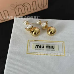 Stud Designer neuer High Edition Miao Familie Vollkupfer K Gold Electroplated Round Ball Pearl Ohrringe, leichter Luxus und Endgefühl explosive PMSR