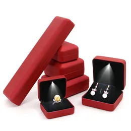 Роскошная искусственная кожаная браслетная коробка с длинной цепной ожерельем украшения украшения подарки со светодиодным светом