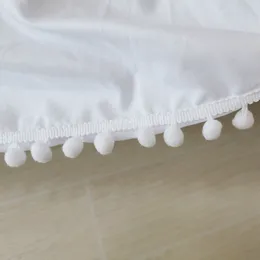 Solid Color Small Ball spetsning runt Bedskirt utan ytelastiskt band utanför Fade Resistant Twin Queen King Hotel Quality#/