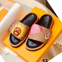 2023 Nya par Mandarin Sunflower Shoes Sandaler Slides tofflor Designer Women Trainer Par Modeller Slippers 01