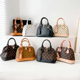 lousis vouton lvse louiseviutionbag designer bags louies vuttion tote bag 새로운 대용량 겨드랑이 통근 어깨 가방 여자 1