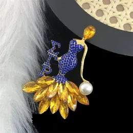 11スタイルの手作りギリシャ文字シグマガンマRho Blue Yellow Luxury Dance Girl Brooch Dress Accessory 240401