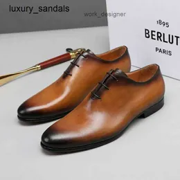 Berluti Mens Leather Shoes Formal Berlut New Mens Handmade färgad affärsklänning Fashionabla och stilig Scritto -mönster Derby RJ H3JG