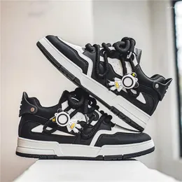 Casual Shoes 2024 Autumn/Winter Men's Trendy Skateboarding Student Astronaut Pendant