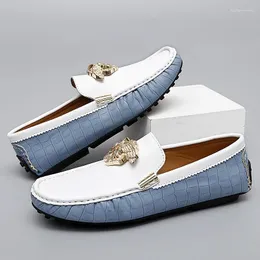 Sapatos casuais Luxuros genuínos de couro Mulheres masculinas Tamanho 35-48 Driving Designer Mocassins Boat de alta qualidade para homens deslizam