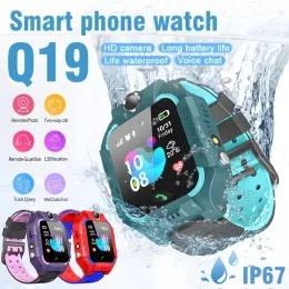 Relógios Q19 Crianças Smart Watch With SIM Card SmartWatch SOS Chamada de telefone Câmera de voz Photo Photo de meninos à prova d'água Presente meninas para crianças