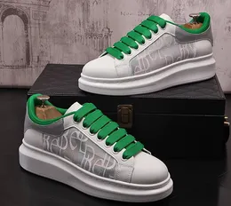 Designer di abiti europei per feste scarpe da festa di primavera sneaker casual traspiranti leggera che svuota il fondo spesso 2556