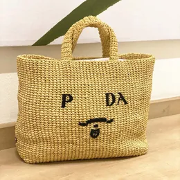 sacchetta di borsetta di lusso Triangolo di paglia di paglia Raffie intrecciata per spalla borse da spiaggia per la spiaggia borsetto da viaggio in tessuto borsone tessuto tela