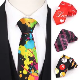 Neckband Mensar Tight Tie Womens Colorful Printed Casual Bow Tie Slim Bow Tie Fun and Fashionable Mens Bow Tie Används för bröllopsfester Gravatac240410