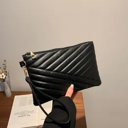 Women Pu Leather Envelope Bage Female Solid Color Shipper Luxury Brand Presidents Handbags Base Base Bage Strendy حقيبة حقيبة عصرية